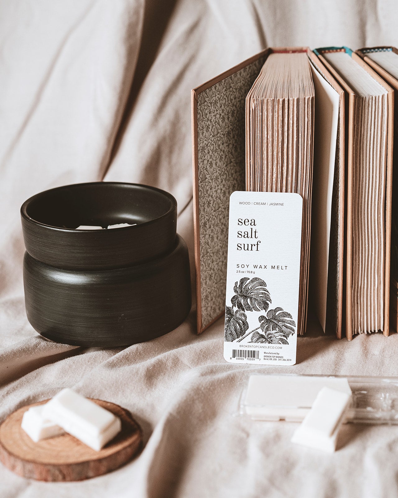 板チョコ型のソイワックスメルト〜シトラスフローラルの香り〜 Soy Wax Melts – Broken Top Brands Wholesale